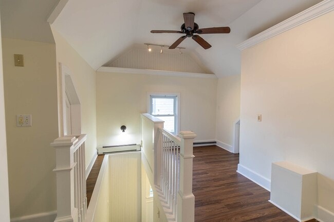 Building Photo - 62 Lincoln Ave