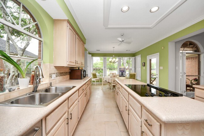 Building Photo - 19 Wild Meadow Ct