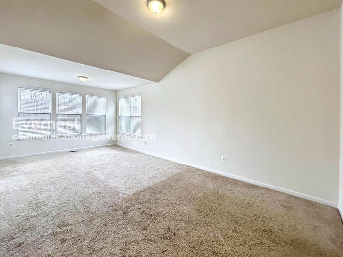 Building Photo - 43 Shepherds Hook Way