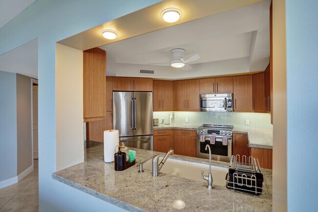 Building Photo - 120 S Ocean Blvd