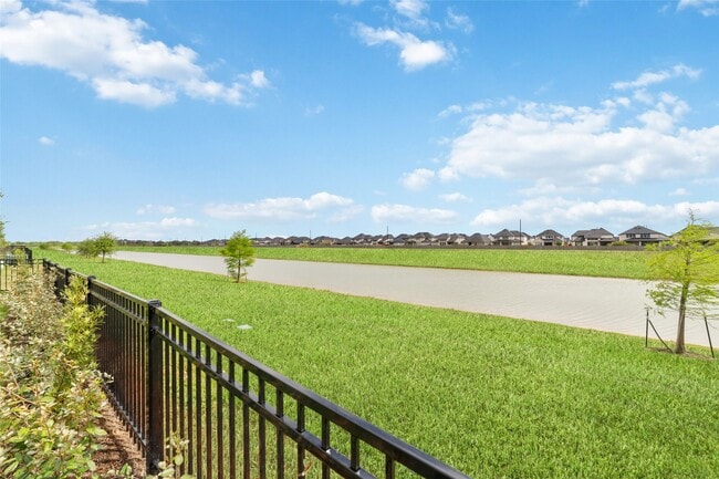 Building Photo - 2208 Inglenook Grv Dr