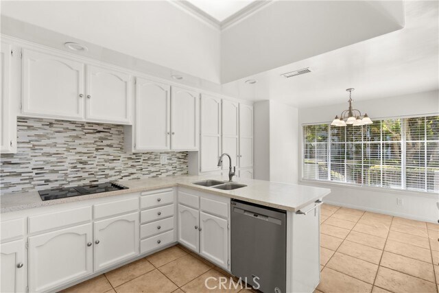 Building Photo - 6042 Shadowbrook Cir