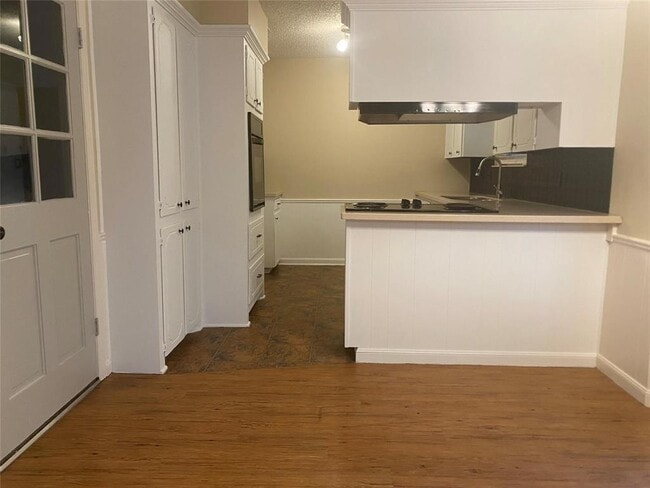 Building Photo - 105 Lazy Ln