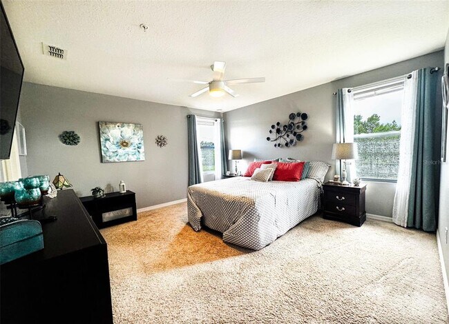Building Photo - 4800 Riverwalk Dr