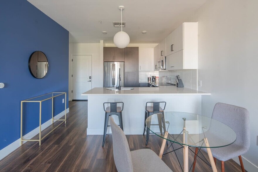 Building Photo - 701 W Rio Salado Pkwy