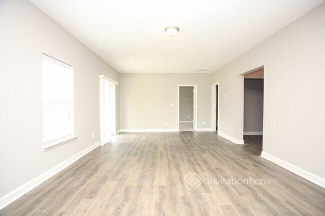 Building Photo - 126 Four Seasons Way