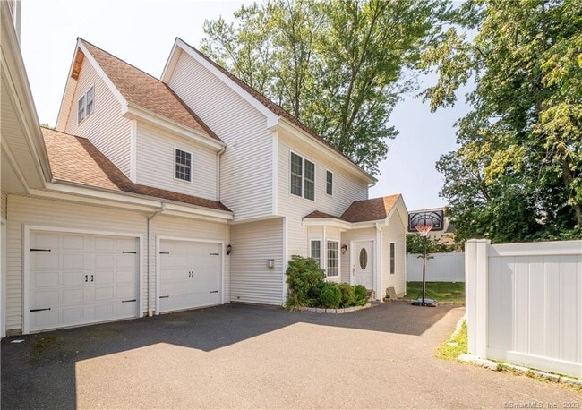 Primary Photo - 1023 Black Rock Tpke