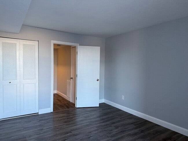 Building Photo - 22 Shrewsbury Green Dr