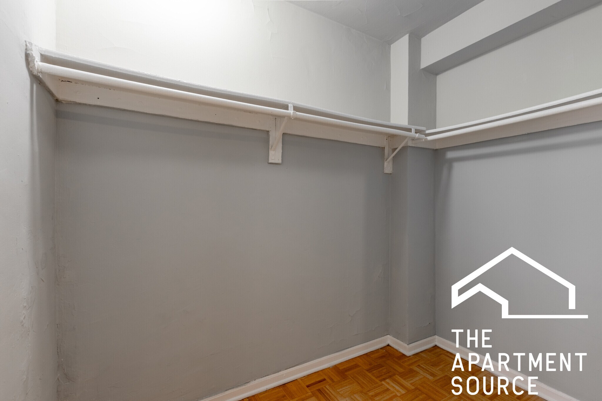 Building Photo - 737 W Belmont Ave