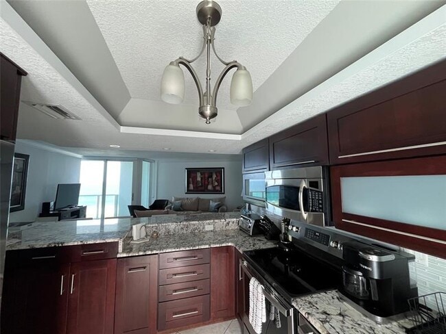 Building Photo - 333 NE 21st Ave