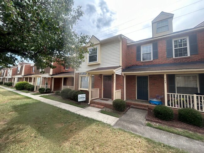 Building Photo - West Columbia Townhome in Stratford Place