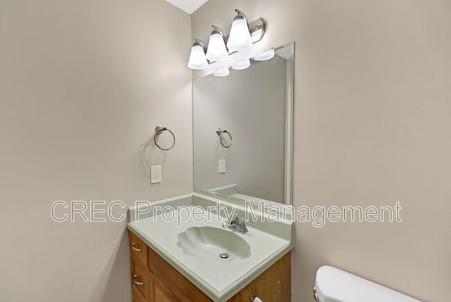 Building Photo - 700 Cluster Pines Rd