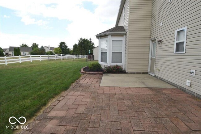 Building Photo - 6255 Canterbury Dr