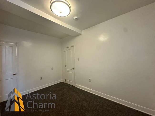 Building Photo - Move in by March 31st - Pick your move in incentive: A TV, 1 month free on a 13th month lease, or...