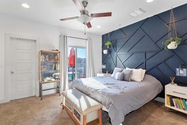 Building Photo - 7203 Bassett Ct