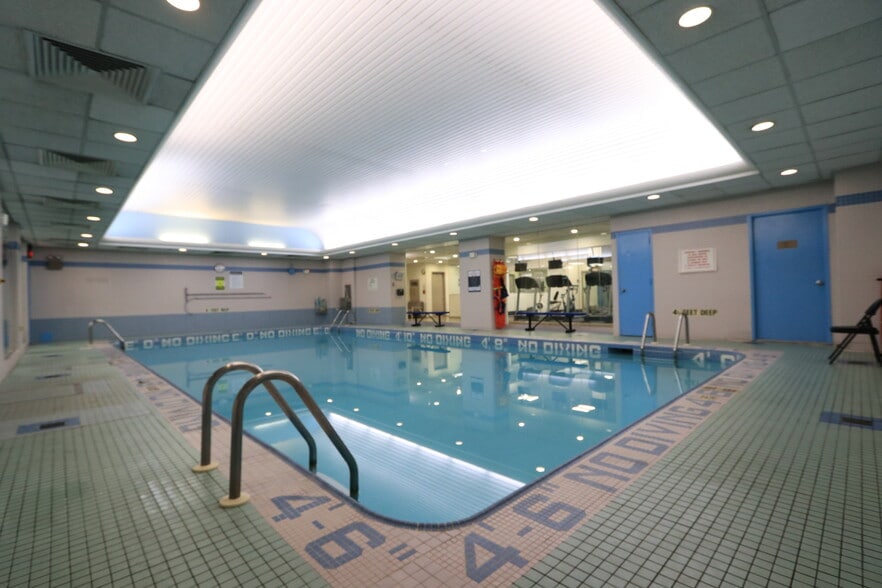 Indoor Pool - 250 E 40th St
