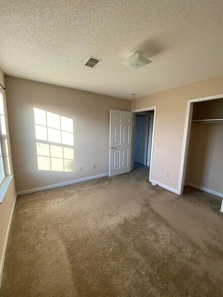 Building Photo - 8121 N Main St