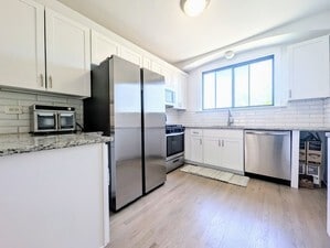 Building Photo - 5655 N Spaulding Ave