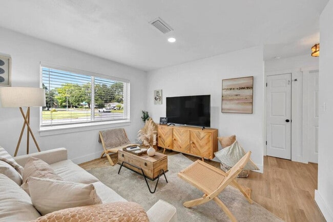 Building Photo - 281 Bryn Athyn Blvd