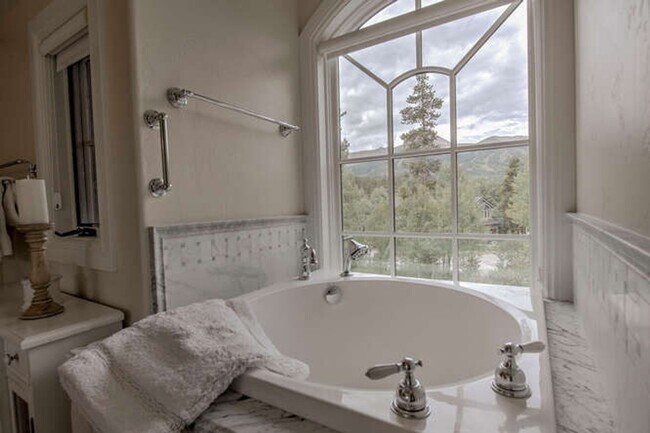 Building Photo - Winter Rental