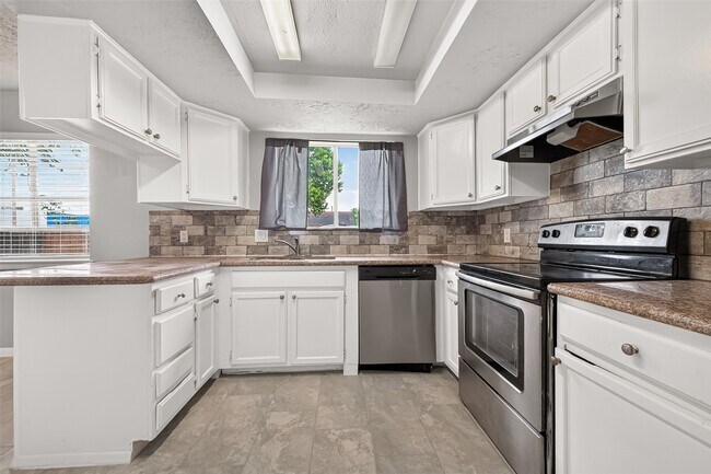 Building Photo - 9903 Towne Tower Ln