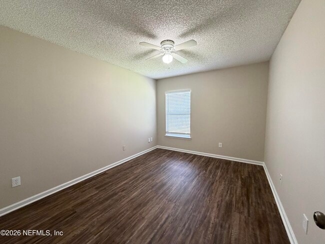 Building Photo - 6902 Southern Oaks Dr W