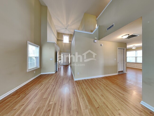 Building Photo - 5536 Keowee Way