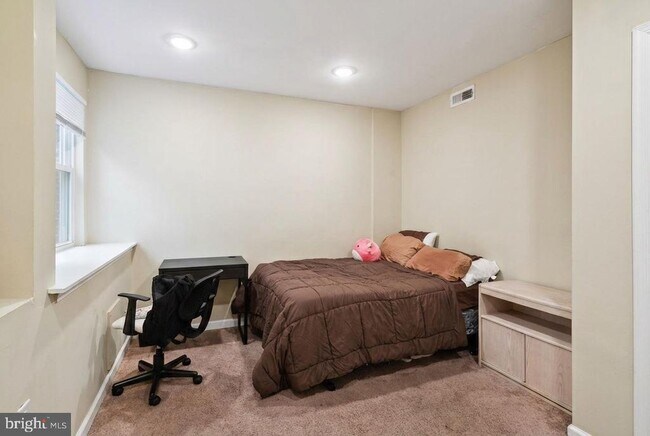 Building Photo - 1611 N 17th St