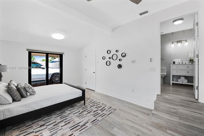 Building Photo - 2301 E Las Olas Blvd