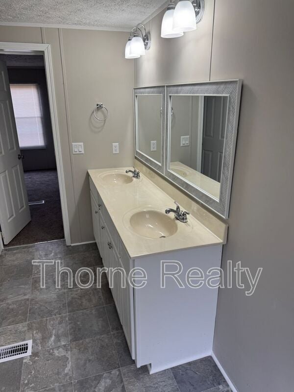 Building Photo - 4148 Borden Rd