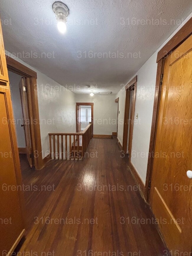 Building Photo - Five bedroom Two bath house for rent!