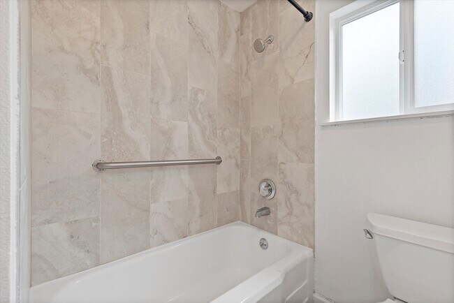 Building Photo - ALK - 1820 Sylvan Highlands Triplex