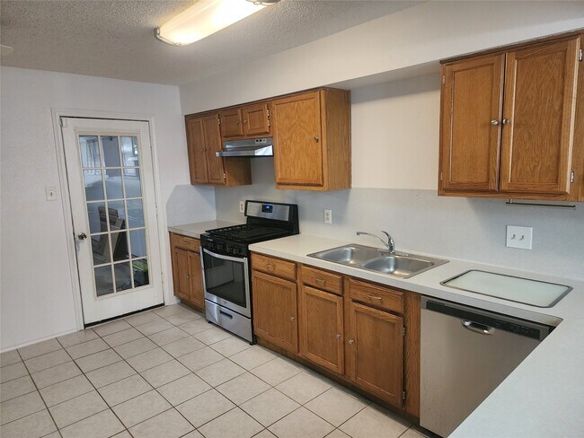Building Photo - 8239 Viny Ridge Dr