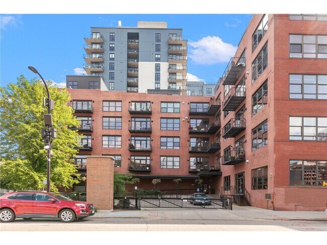 Building Photo - 607 Washington Ave S