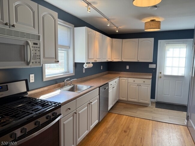 Building Photo - 73 Kiel Ave