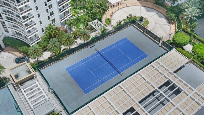 Building Photo - 801 Brickell Key Blvd