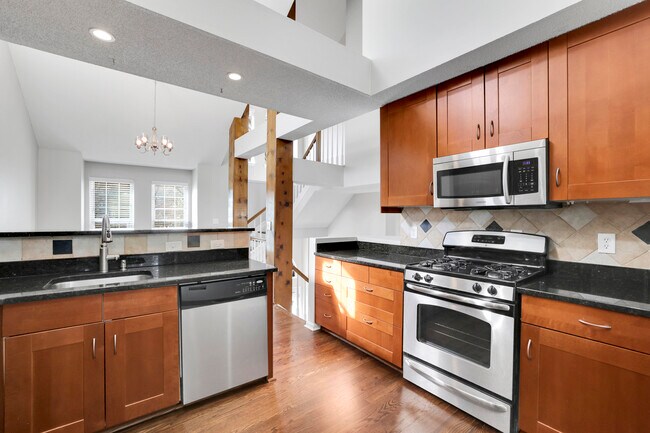 Building Photo - 2250 Goodwood Blvd SE