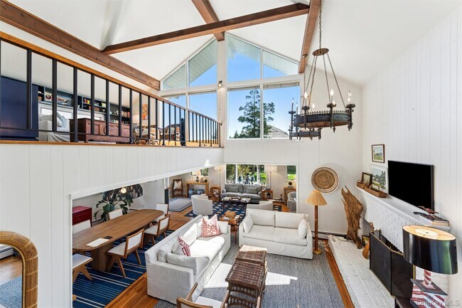 Building Photo - 18 Quogo Neck Ln