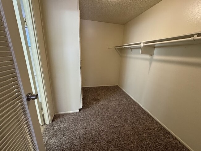 Building Photo - West Phoenix Townhome