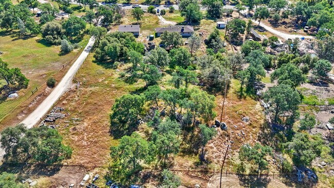 Building Photo - 31331 Auberry Rd