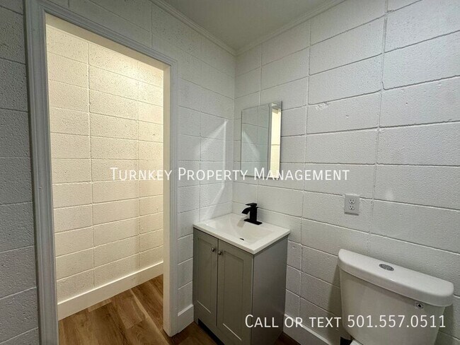 Building Photo - 100 Caruthers St