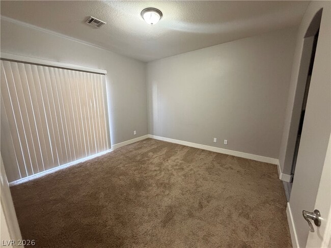 Building Photo - 1900 N Torrey Pines Dr