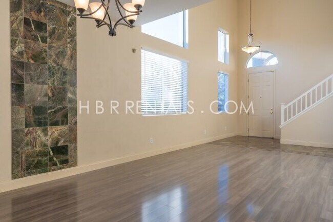 Building Photo - Charming 3-Bedroom & Spacious 2400 Sq. Ft. Layout in Tracy's Serene Sagewood Neighborhood!