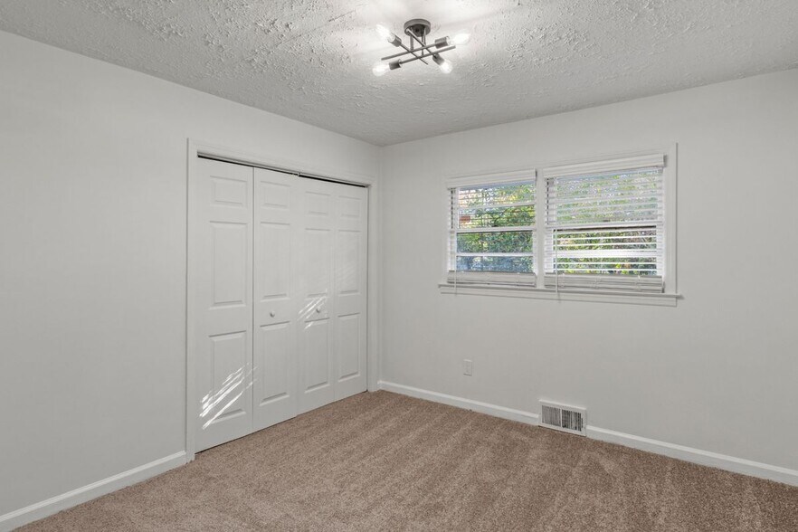 Building Photo - 2378 Green Forrest Dr