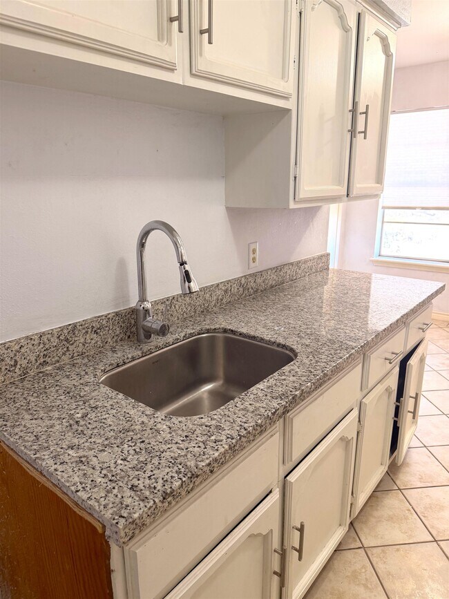 Building Photo - 5302 Springfield Ave