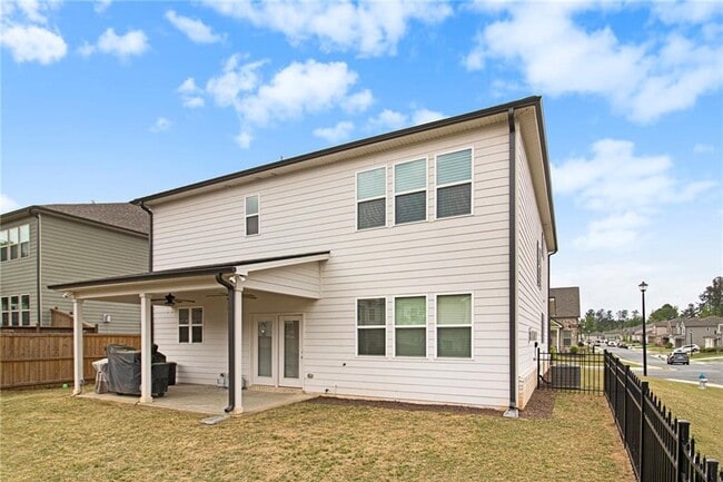 Building Photo - 605 Skye Ct