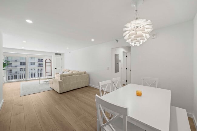 Building Photo - 4505 S Ocean Blvd