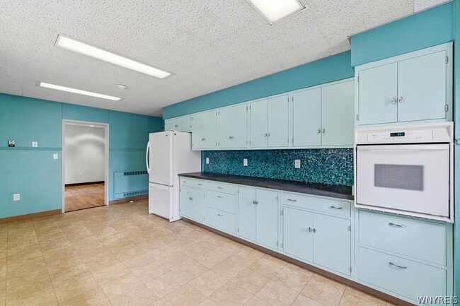 Building Photo - 57 St Johns Parkside