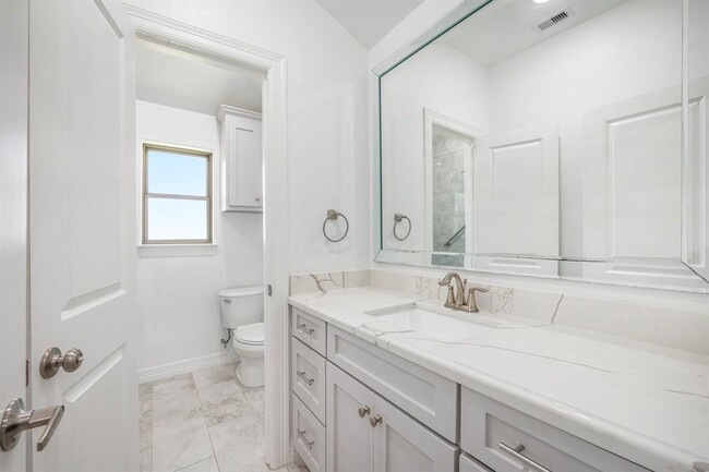 Building Photo - 7711 Antoine Dr