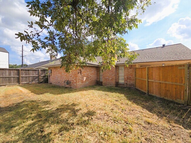 Building Photo - 3810 R V Mayfield Dr